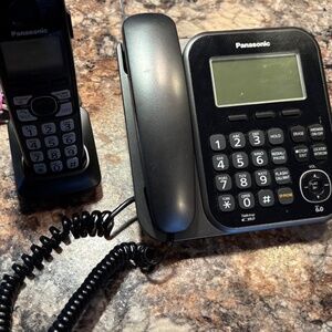 Panasonic corded large button phone with additional handset